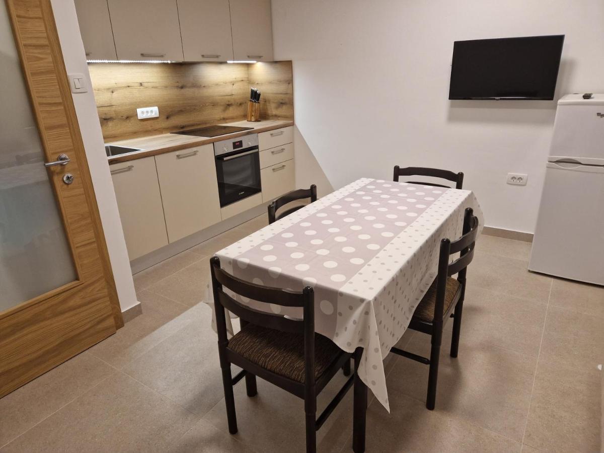 Apartments Cerovic Malinska Kültér fotó
